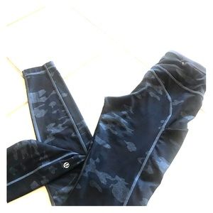 Very rare navy lulu lemon CAMO leggings
